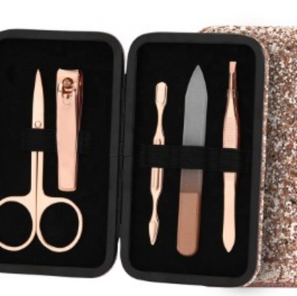 PRETTIE CHICK- GORGEOUS ROSE GOLD COLOR NAIL KIT